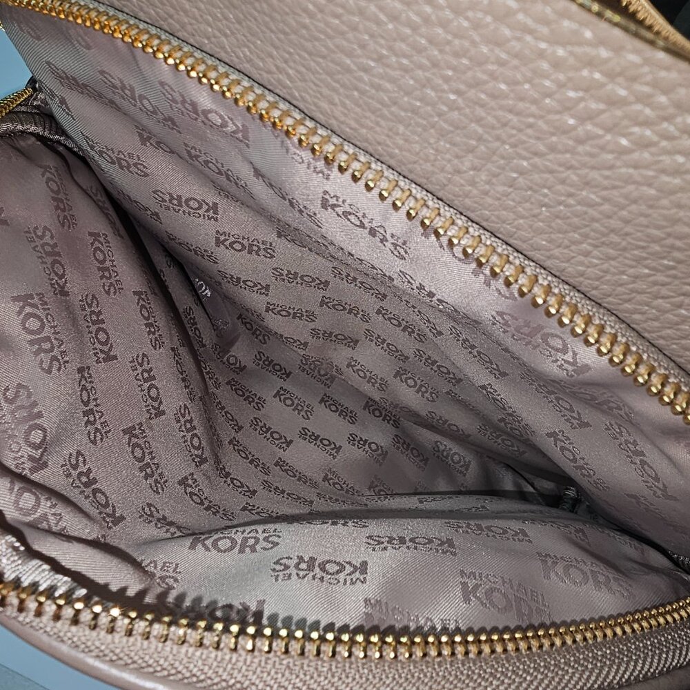 Micheal Kors Backpack - Picture 6 of 12